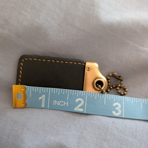 Coach 1941 Black Leather Key Tag with Gold Carriage Emblem - Picture 3 of 3